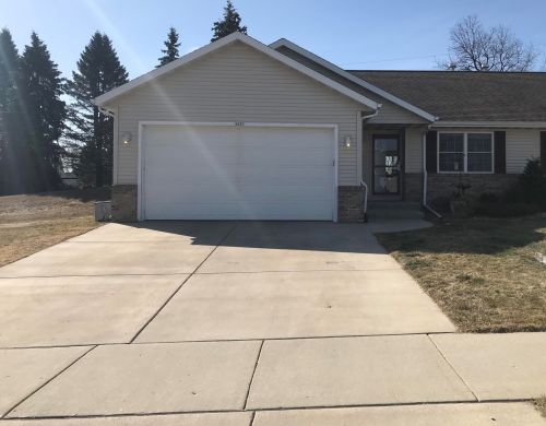 2007 Daisy Dr, West Bend, WI 53090-2702