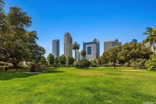 650 Columbia St, San Diego CA 92101-6758 exterior