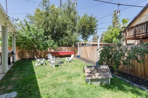 1137 Cypress Ave, Redlands CA  92373-5723 exterior