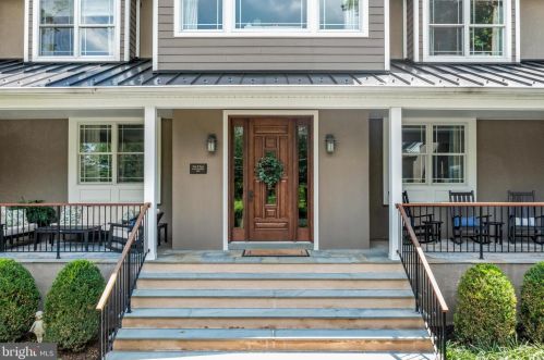 500 Court St, Gardenville PA  18901-4422 exterior