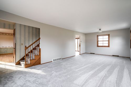 11643 River Rd, Thiensville, WI 53092-2124