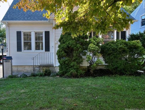 1739 Nichols Ave, Stratford, CT 06614-2629