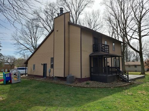 4072 Mitchell Rd, New Castle, PA 16105-4414