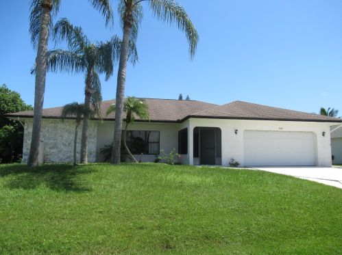 2425 Marius St, Fort Pierce, FL 34952-7276