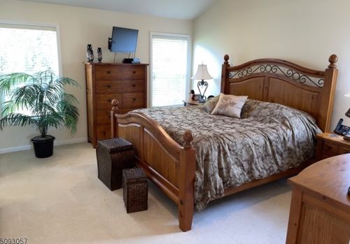 114 Surrey Ct, Nutley NJ  07110-3917 exterior