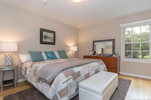 18 Betmarlea Rd, Norwalk CT  06850-2702 exterior