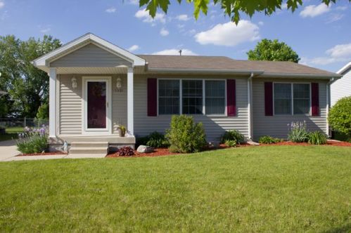5321 Kansas Dr, Ames, IA 50014-3101