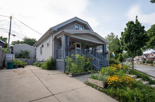 2783 Delaware Ave, Milwaukee, WI 53207-2343