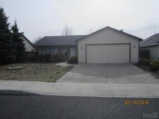 736 Nickernut Ave, Eagle Crest OR  97756-7607 exterior