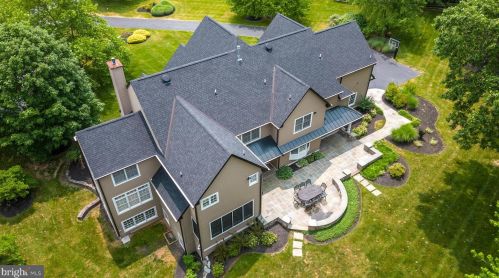 10 Devonshires Ct, Blue Bell PA  19422-2560 exterior