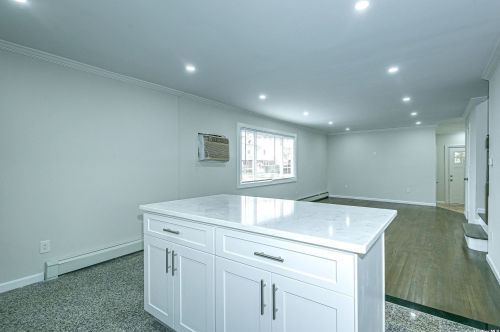 34 5th Ave, New Hyde Park NY  11040-5004 exterior