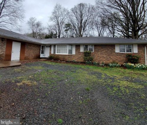 12234 Jennell Dr, Bristow VA  20136-1128 exterior