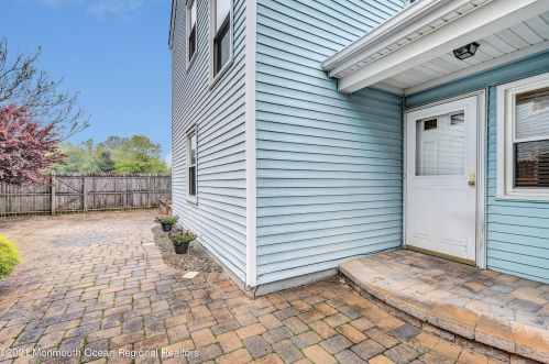 13 Jennings Ct, East Freehold NJ  07728-4320 exterior