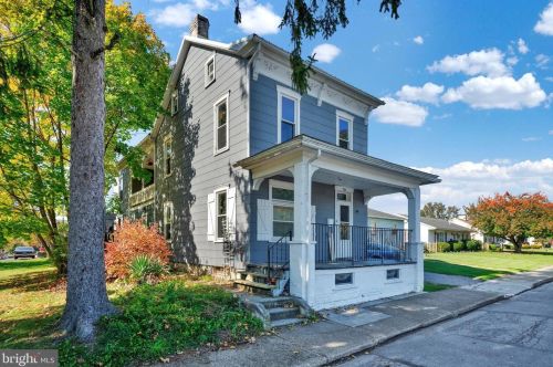 704 Franklin St, Shoemakersville, PA 19555-1619