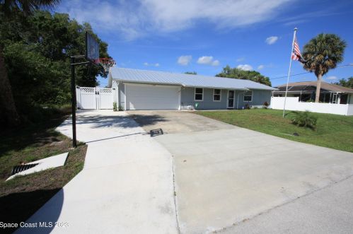 1509 Polynesian Ln, Sebastian FL  32958-6535 exterior