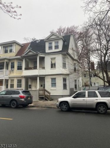 64 9th Ave, East Orange, NJ 07018-4136