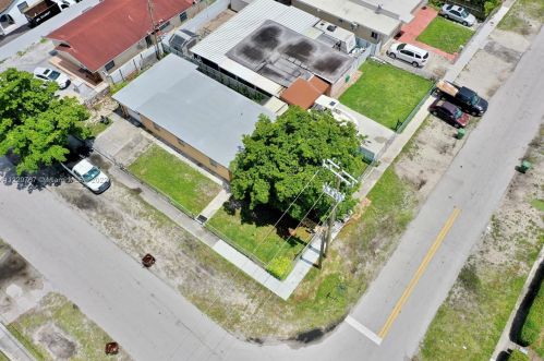 5071 3rd Ave, Hialeah, FL 33013-1501