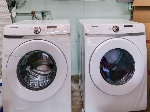 518 58th Ct, Hollywood FL  33023-1437 exterior