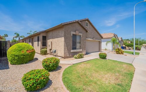 2691 Hulet Dr, Chandler, AZ 85225-4012