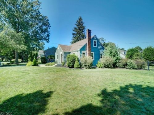 1533 Martine Ave, Scotch Plains NJ  07076-2901 exterior