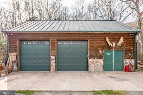 3714 Mountain Rd, Haymarket VA  20169-1739 exterior