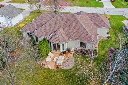 1742 Emerald Dr, Green Bay, WI 54311-5042