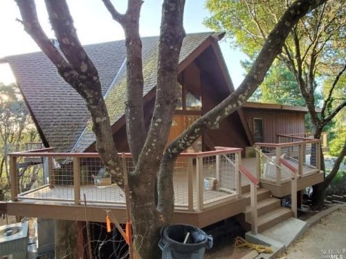 988 Fairway Ave, Ukiah, CA 95482-3711