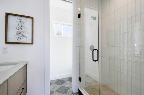 4907 Delores Ave, Austin TX 78721-2107 exterior