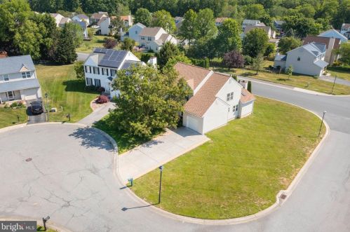 1 Glacier Ct, Bear DE  19701-1779 exterior