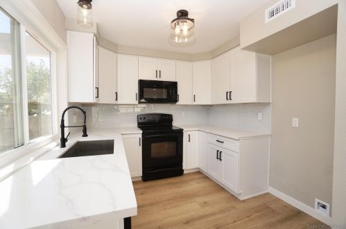 10778 Esmeraldas Dr, San Diego, CA 92124-2010