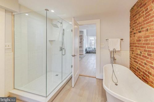 2119 1st St, Washington DC  20001-1004 exterior