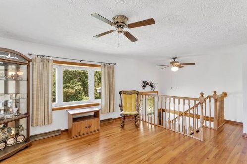 102 Baughman Ln, Jeannette, PA 15644-4410