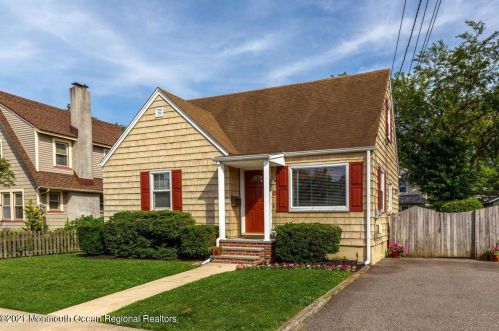 18 Bassett Pl, Tinton Falls, NJ 07701-2303