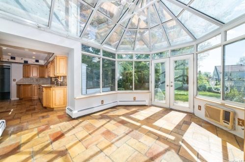 353 Hussey Rd, Mount Vernon NY  10552-2305 exterior