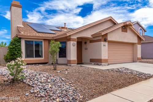 9881 Harmony Ln, Tucson, AZ 85748-6741