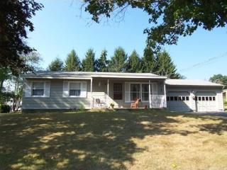 2 Kingsberry Ln, Ware, MA 01082-9710