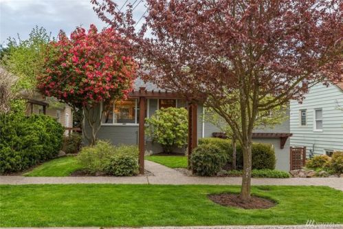 5552 39 Ave, Seattle WA  98118-6117 exterior