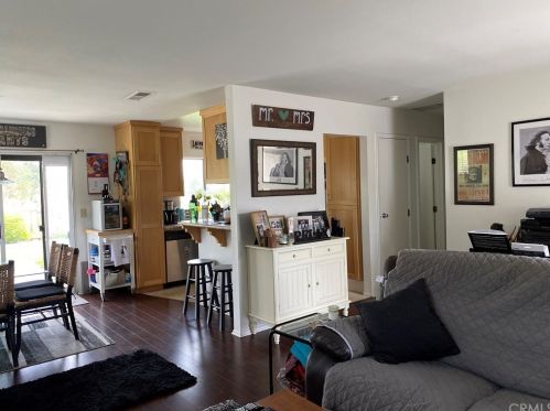504 Thomas St, Oak View, CA 93022-9227