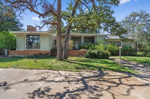 50 Post Oak Pl, Rockdale, TX 76567-2548