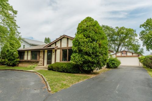9030 Helena Ct, Milwaukee, WI 53224-4756