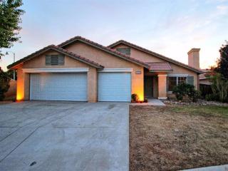 12686 Gaines St, Victorville, CA 92392-8035