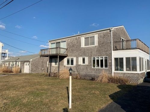 39 Major Arnold Rd, South Kingstown, RI 02882-5807