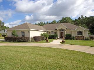 440 Anderson Dr, Tavares, FL 32778-3549