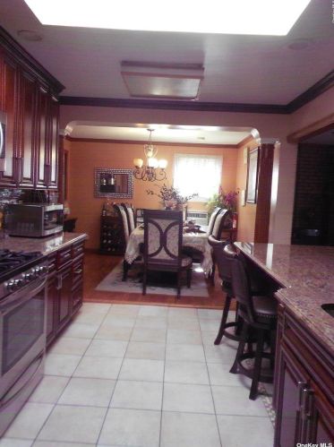 354 17th St, Deer Park NY  11729-6314 exterior
