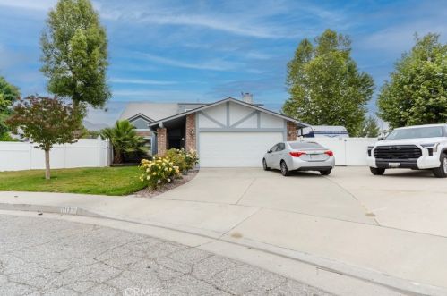 1113 Glacier Ct, San Jacinto, CA 92583-6331