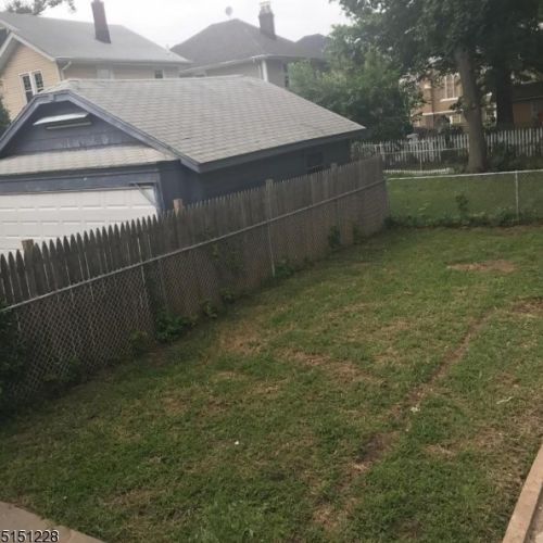 59 Fairbanks St, Industrial Hillside, NJ 07205-2843