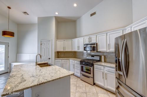 3295 Bear Spring Trl, Tucson AZ  85745-4162 exterior