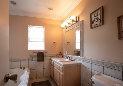 1600 Kernville Ave, Montebello CA  90640-2130 exterior