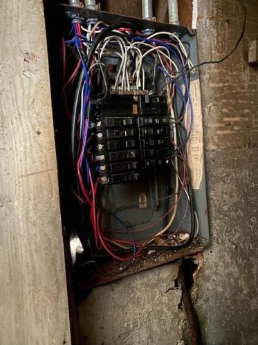 1051 Hanley St, Gary IN  46406-2013 exterior