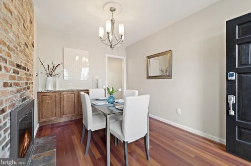 210 9th St, Washington, DC 20002-6110